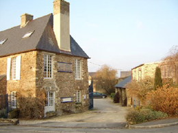 Entrée du Manoir de la Drôme à Balleroy (14)